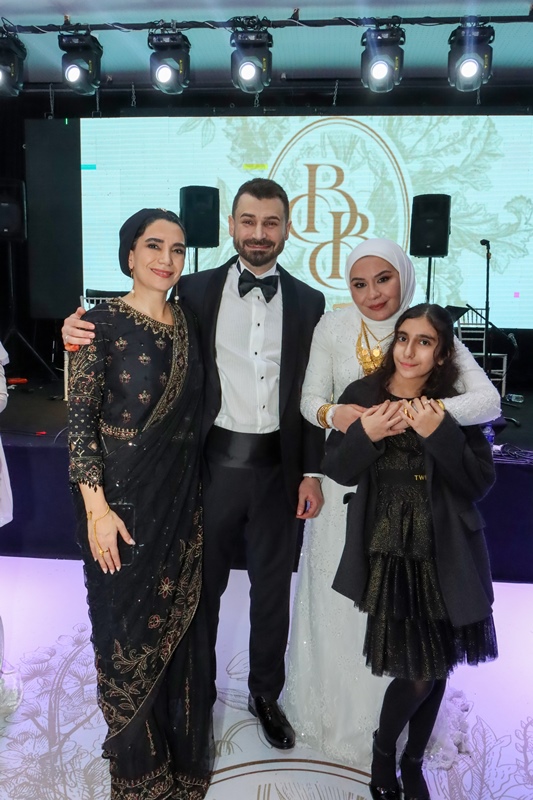 Betül Kavak-Bilal Teymur :  Görkemli Bir Dü�ün Töreni �le Hayatlar�n� Birle�tirdi